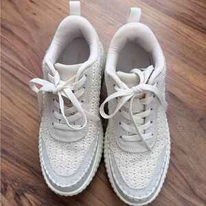 Dream Pairs Cream White Sneakers